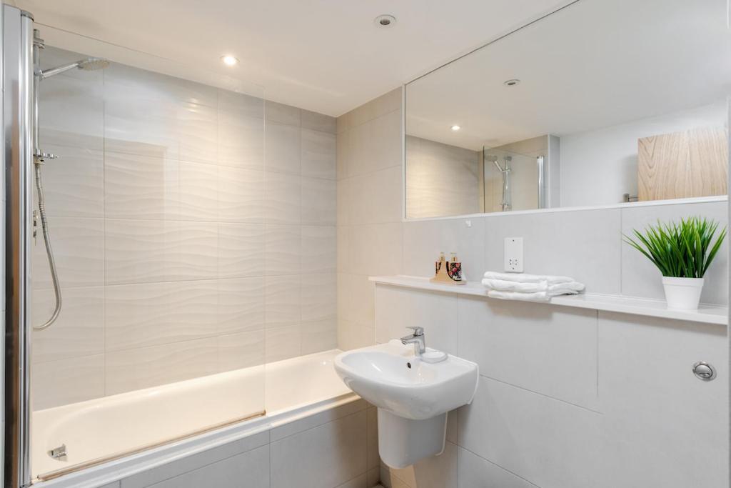 City Living Penthouse Apartment With Parking Manchester Ngoại thất bức ảnh